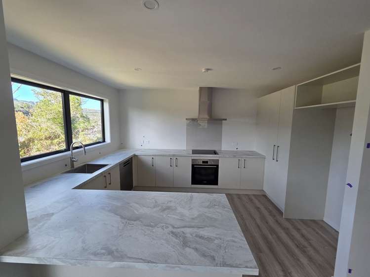 235 Main Road Tawa_3