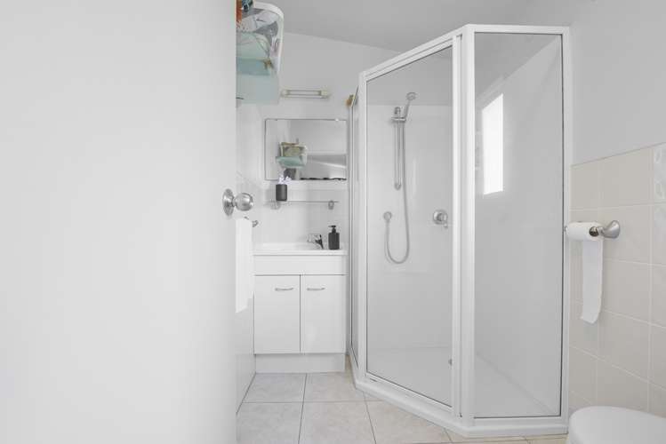 66a Browns Bay Road Rothesay Bay_19