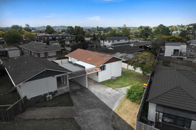 2/48 Archmillen Avenue Pakuranga Heights_24