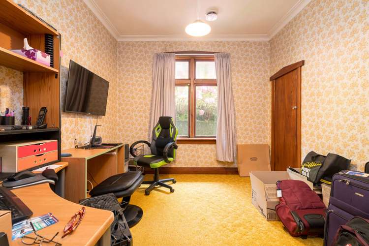 36 Easther Crescent Kew_17