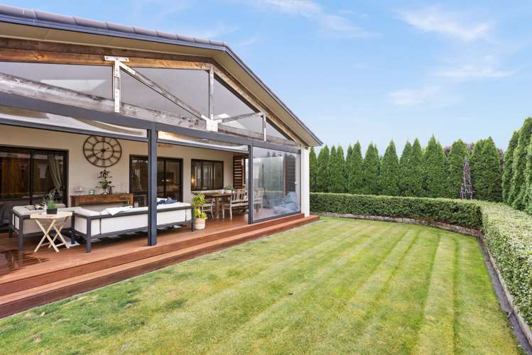 19 Heynes Place Clive_16