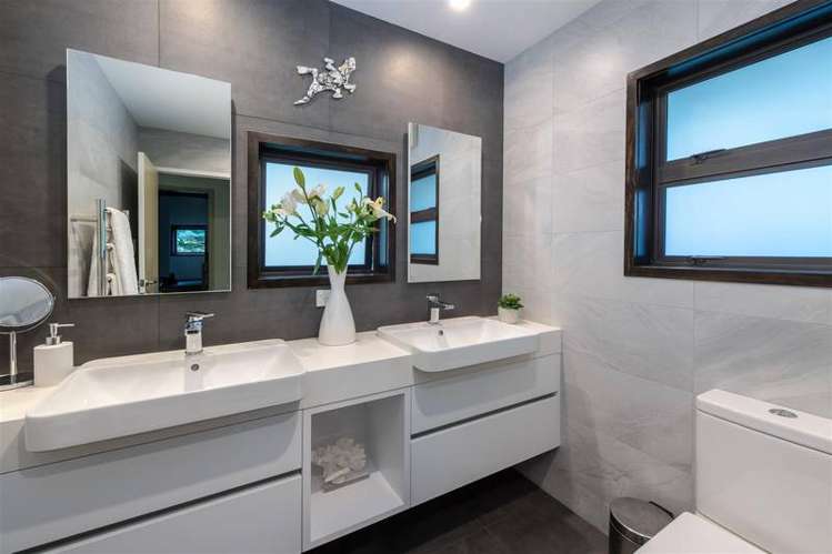 10 Westbourne Road Murrays Bay_15