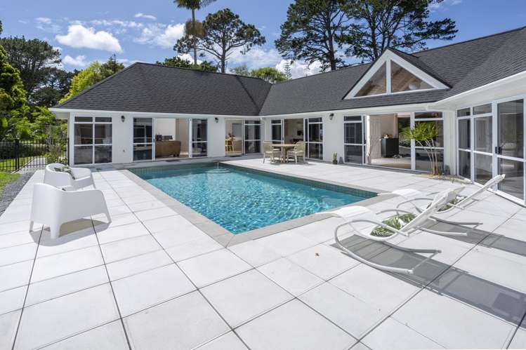 30 Bernard Magnus Lane Greenhithe_3