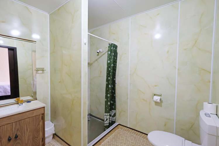 40 Gore Street + 41 Barrow Street Bluff_38