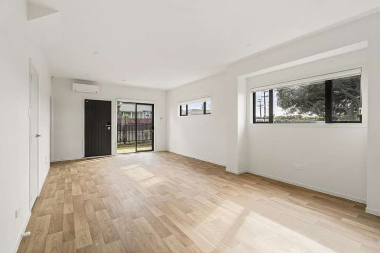 1/75 McAnnalley Street Manurewa East_3