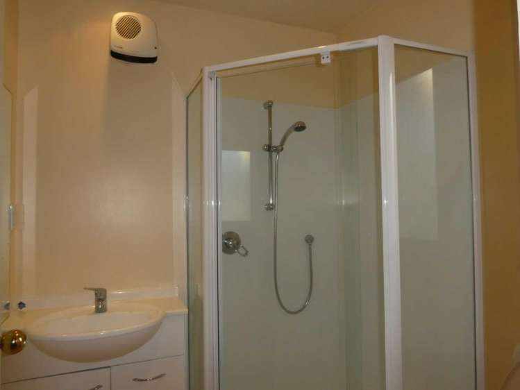 8a Clonbern Place Upper Riccarton_14