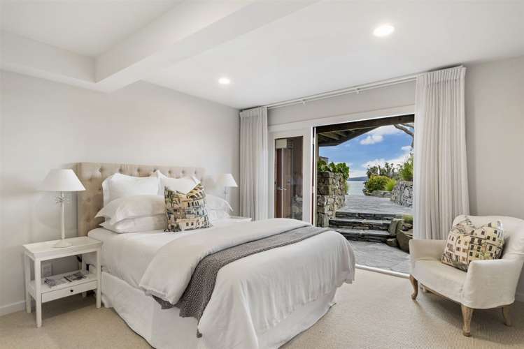 1/3 Beach Road Castor Bay_15