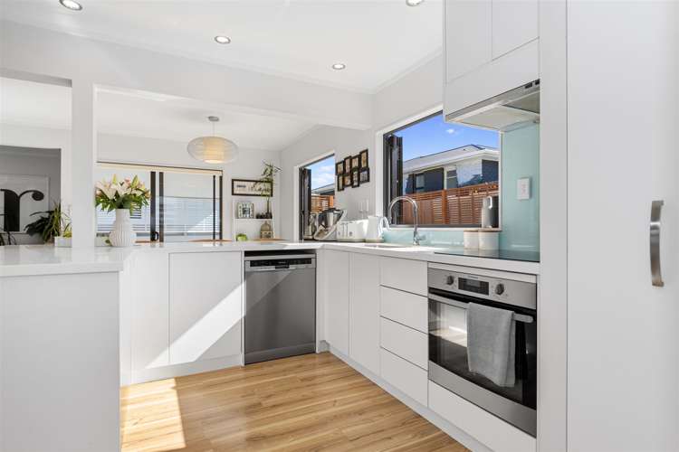 2/563 Maunganui Road Mount Maunganui_5