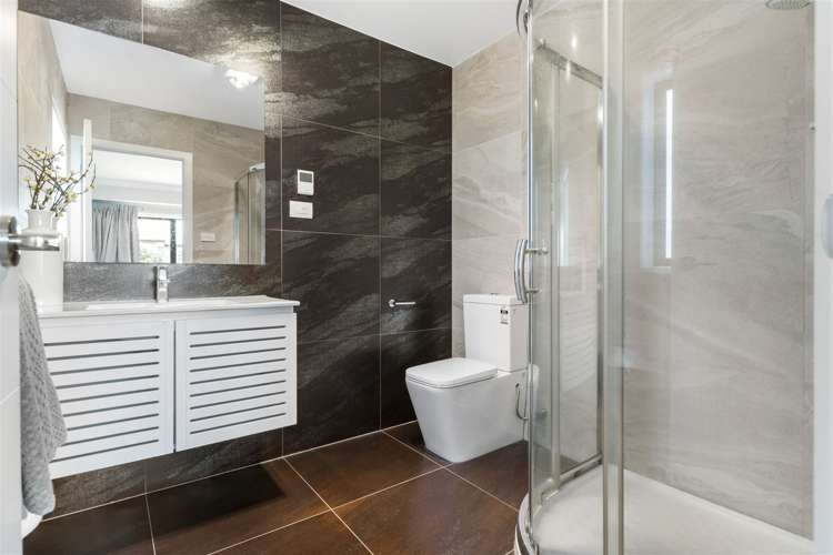 97 Medallion Drive Oteha_27