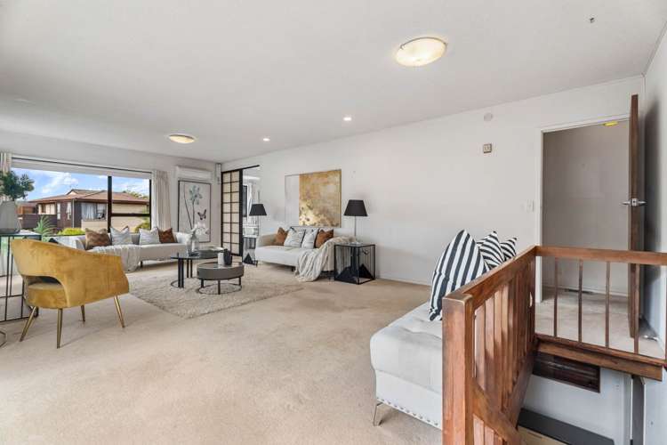 1/16a Moore Street Hillcrest_4