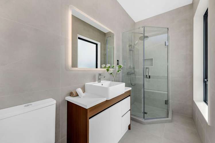 25 Bremner Ridge Street Flat Bush_16