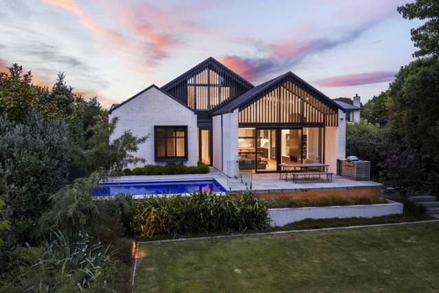 Sublime Architecture, Supreme Location