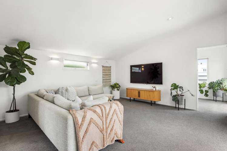 165 Vauxhall Road Narrow Neck_16