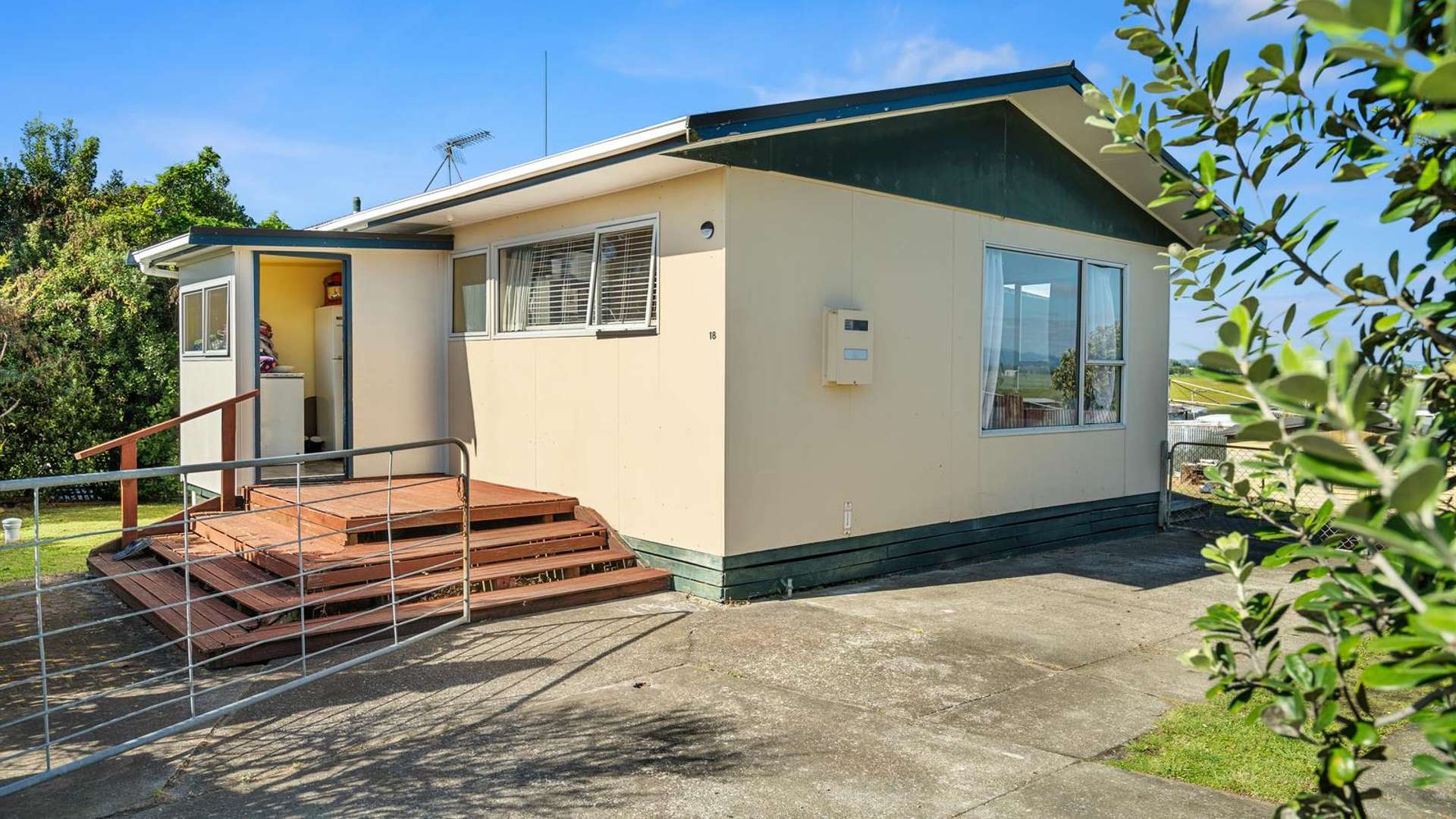 18 Costello Crescent Pukehina_0