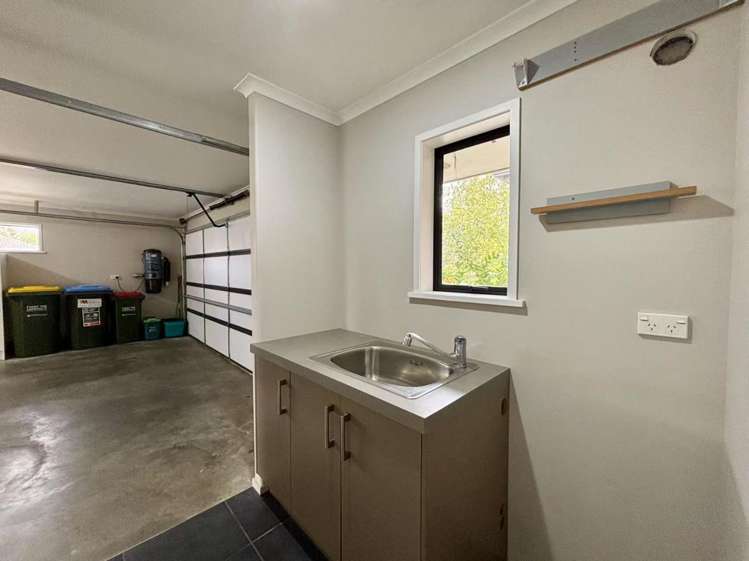 16 Somerton Drive Huntington_22