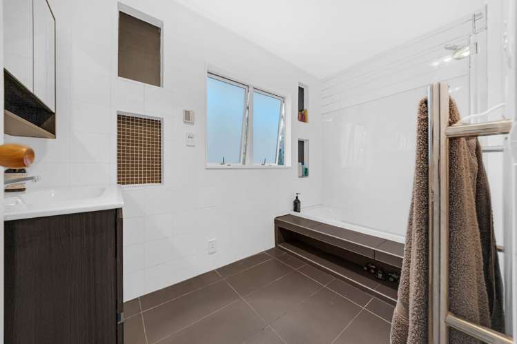 32 Athena Drive Totara Vale_14