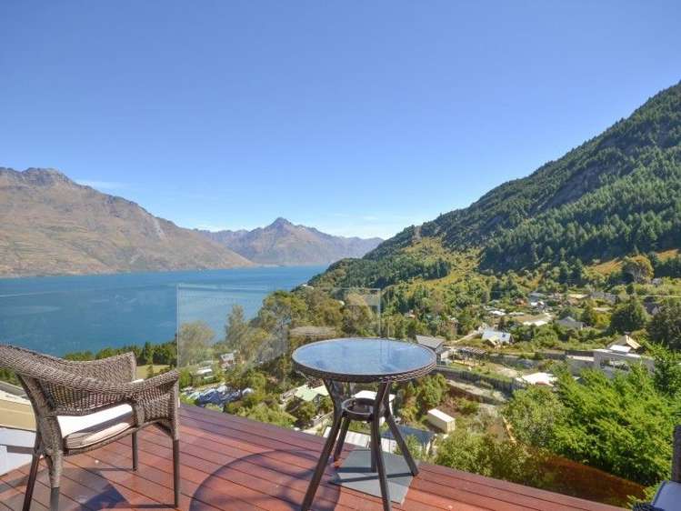 32a Mackinnon Terrace Fernhill/Sunshine Bay_13