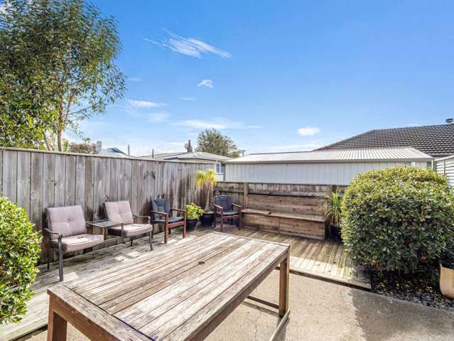 Your Easy-Care Oasis in the Heart of Town