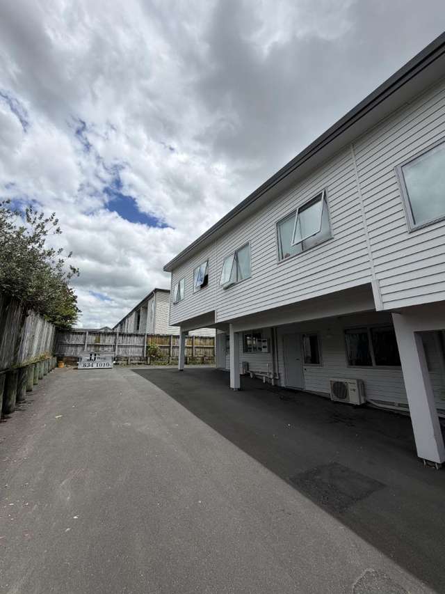 Stylish Studio Accommodation - Walk to Hospitals & CBD