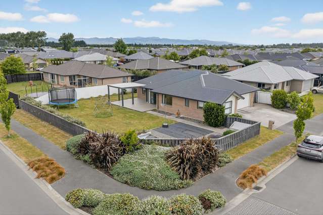 3 beds, 2 bath. Early possession.