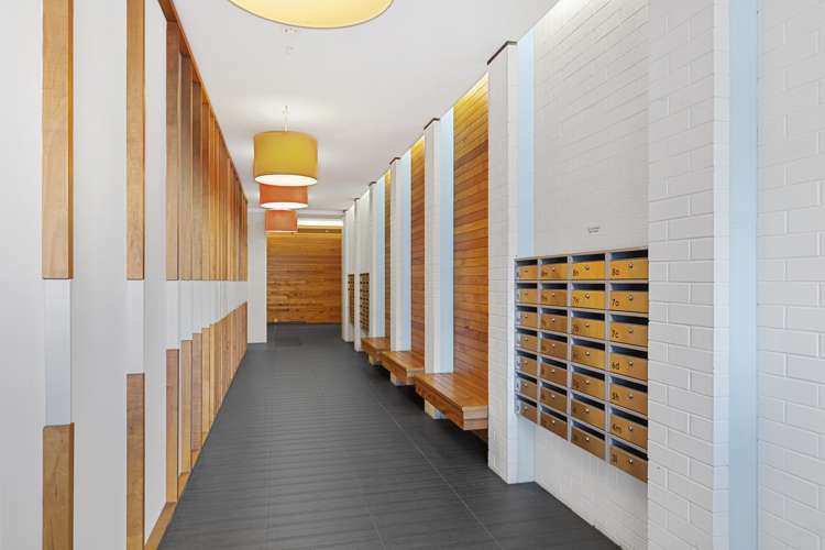 8f/10 Lorne Street Te Aro_10