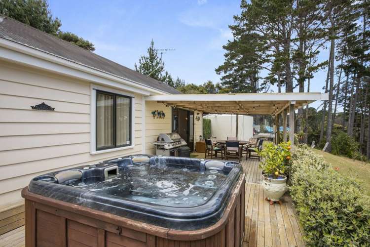 1258 East Coast Road Redvale_34