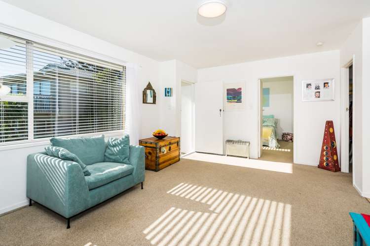 1/18 Tamahere Drive Glenfield_7