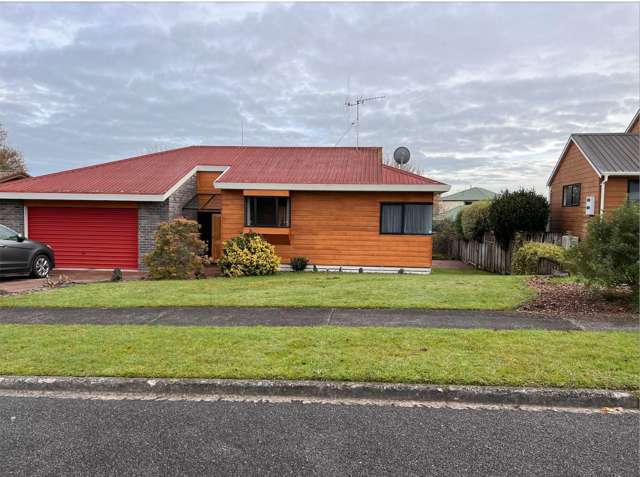 3 bed 2 bath with free cat !