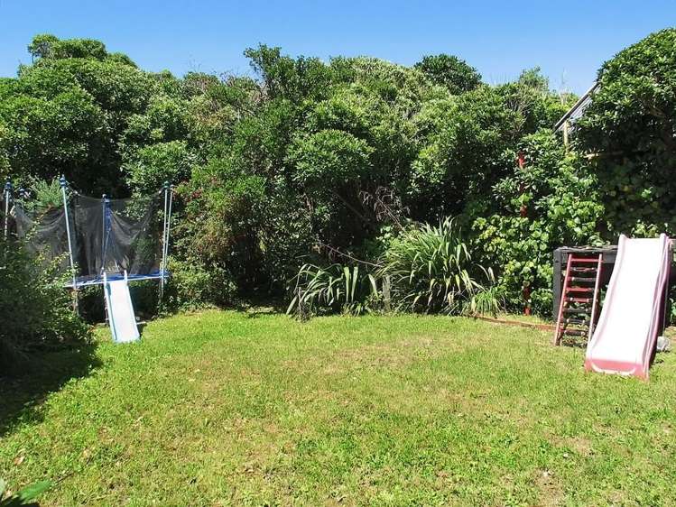 10 Richard Street Titahi Bay_17