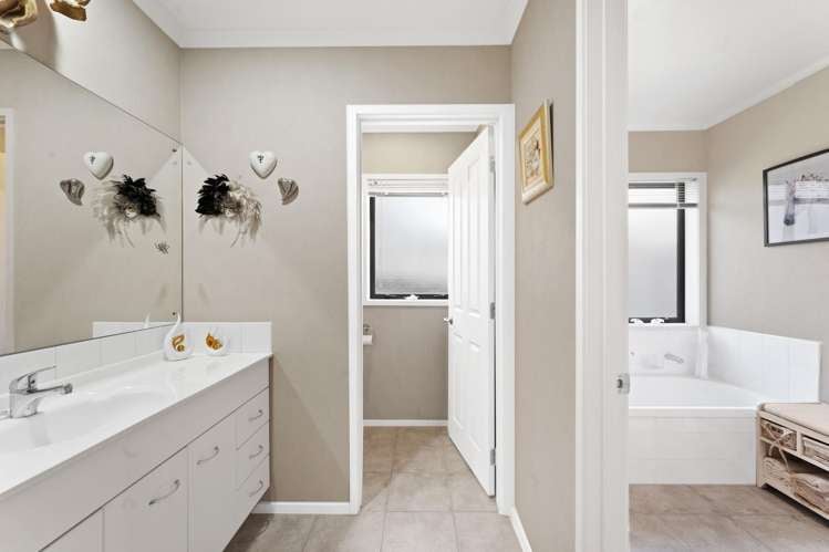 19 Skelligs Drive Flat Bush_11