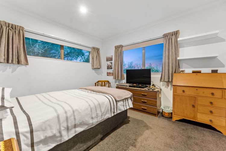 8 Baverton Drive Flat Bush_22