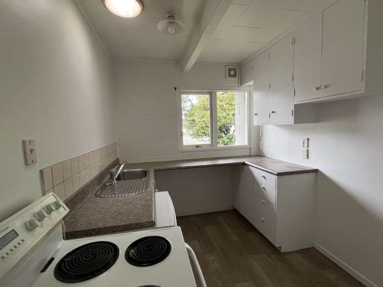 1/1 Corrella Road Belmont_9