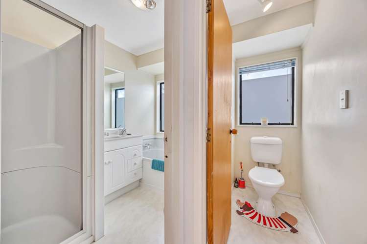 23 Gosford Drive Botany Downs_18