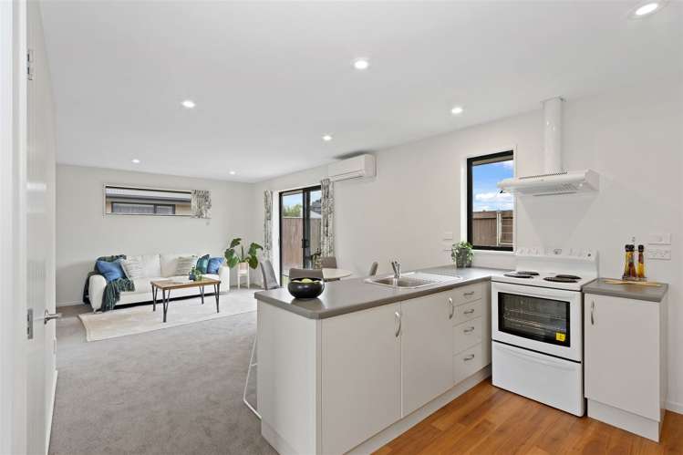 8 Cris Lodge Courts Hornby_3