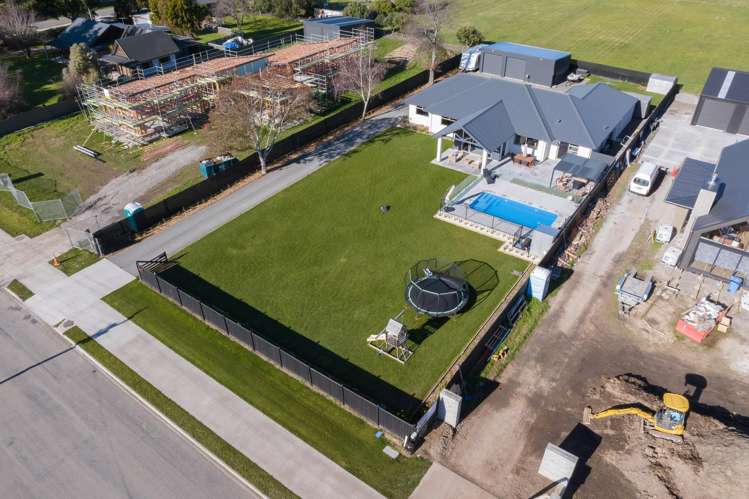 14 Waters Avenue Burleigh_22