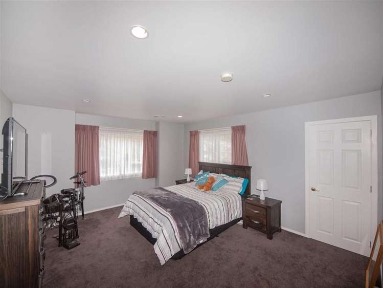 7 Didsbury Grove Churton Park_15