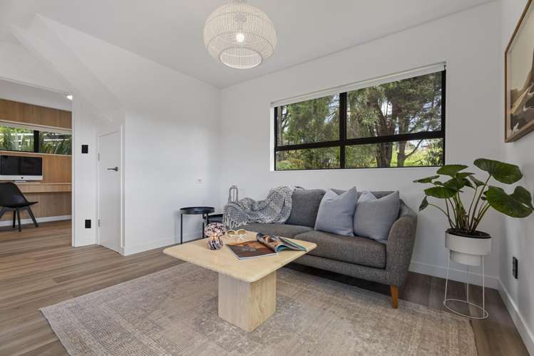 29 Calais Terrace Ostend_11