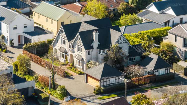 39 Holly Road Merivale_45