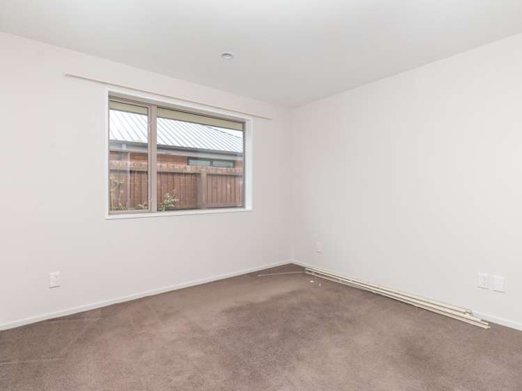 9 Woodham Courts Linwood_14