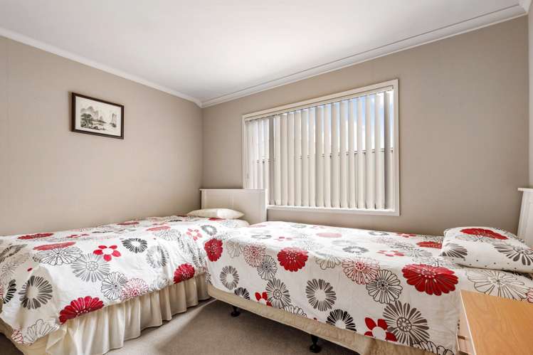 8 Cape Place Poraiti_13