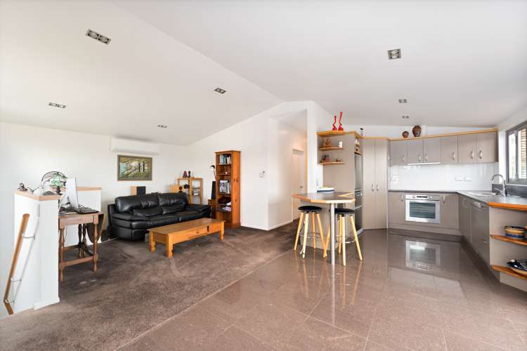 1a Cron Avenue Te Atatu South_7