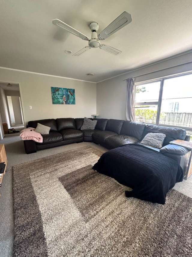 2/60 Riverside Road Orewa_1