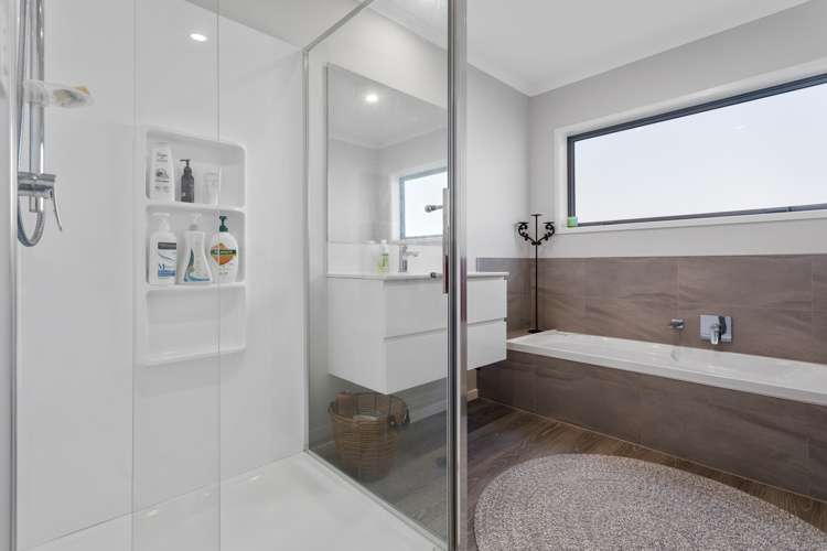 11 Commodores Close Coastlands_13