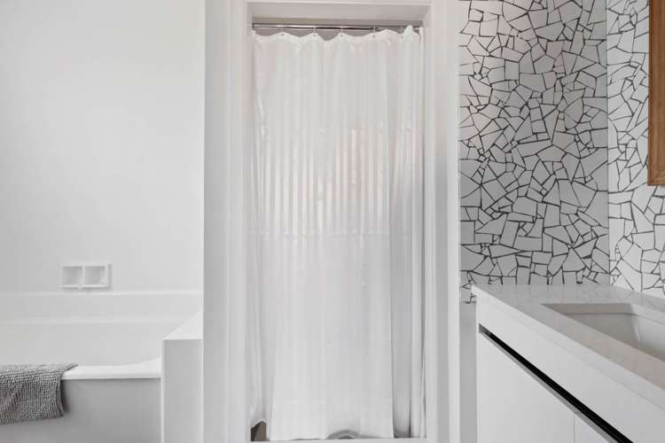 29 Queensway Three Kings_11