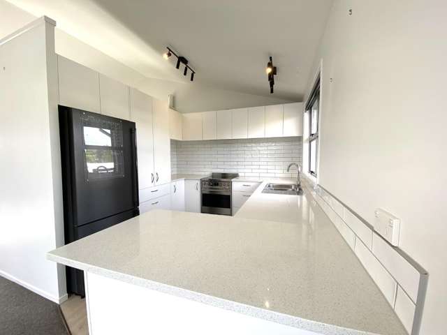 2A Lipscombe Crescent 10484_1