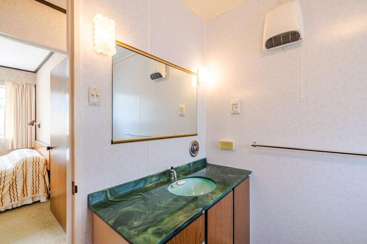 18 Bouverie Street North East Valley_11