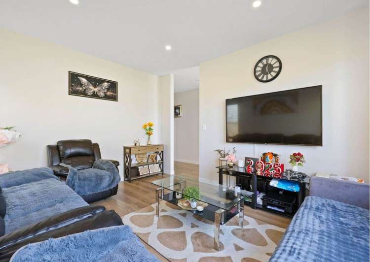 12 Korowhiti Road Clarks Beach_2