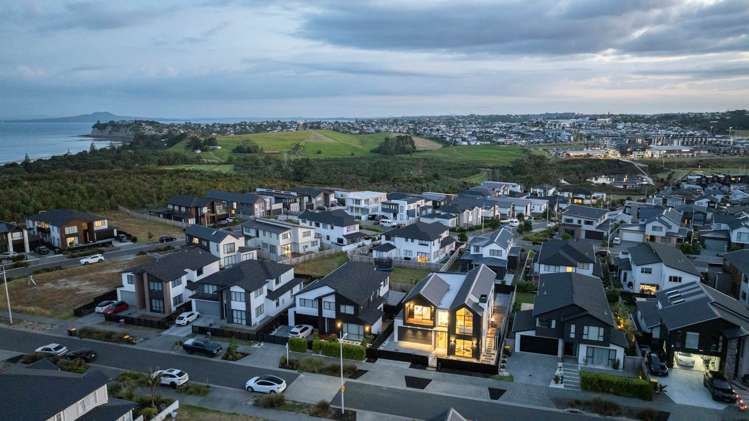 14 Headsail Drive Long Bay_27