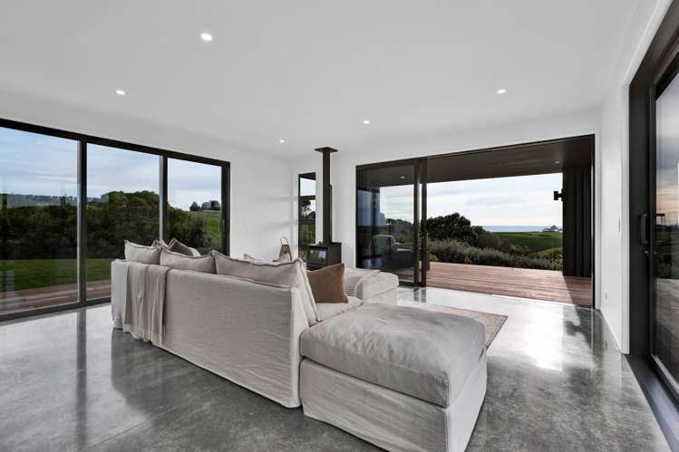 29 Washer Road Omata_21