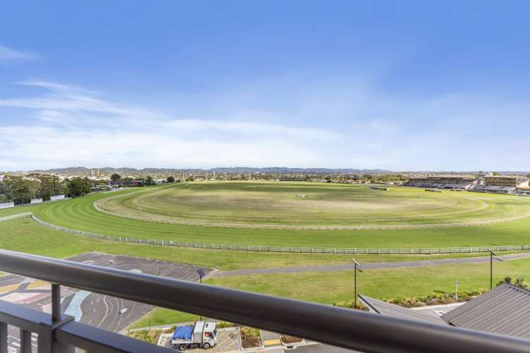 502/26C Racecourse Parade Avondale_9